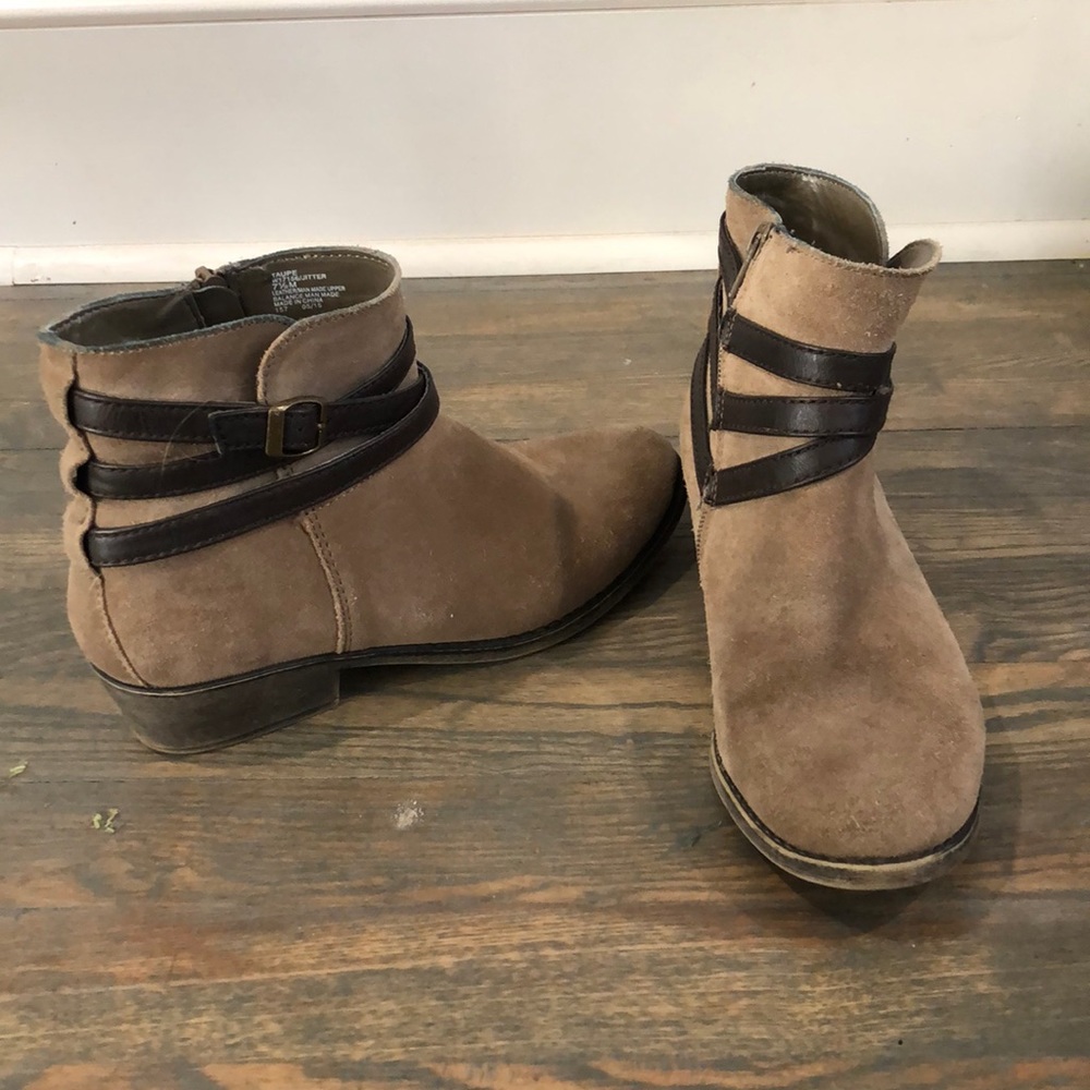 White mountain ankle boots